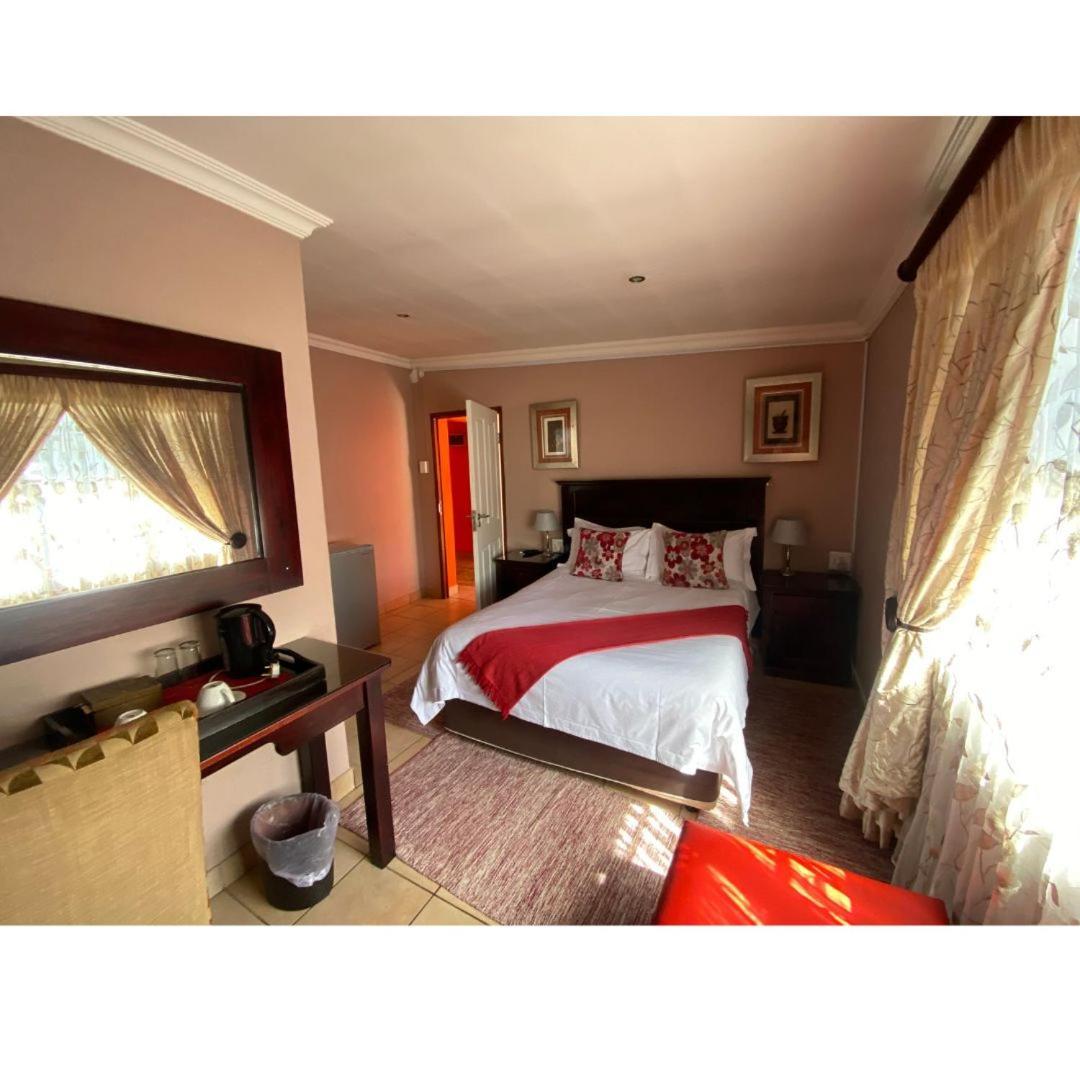 Madlula'S Guesthouse Pietermaritzburg Extérieur photo