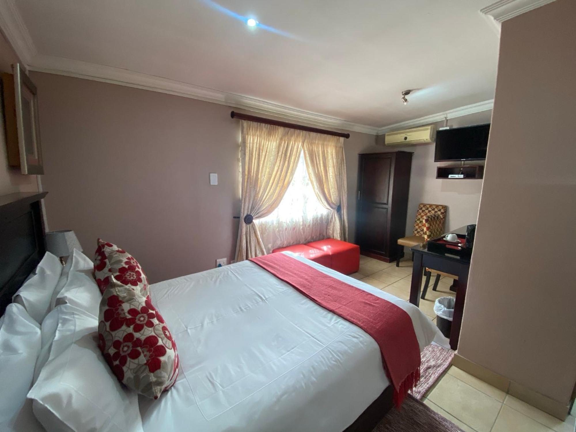 Madlula'S Guesthouse Pietermaritzburg Extérieur photo