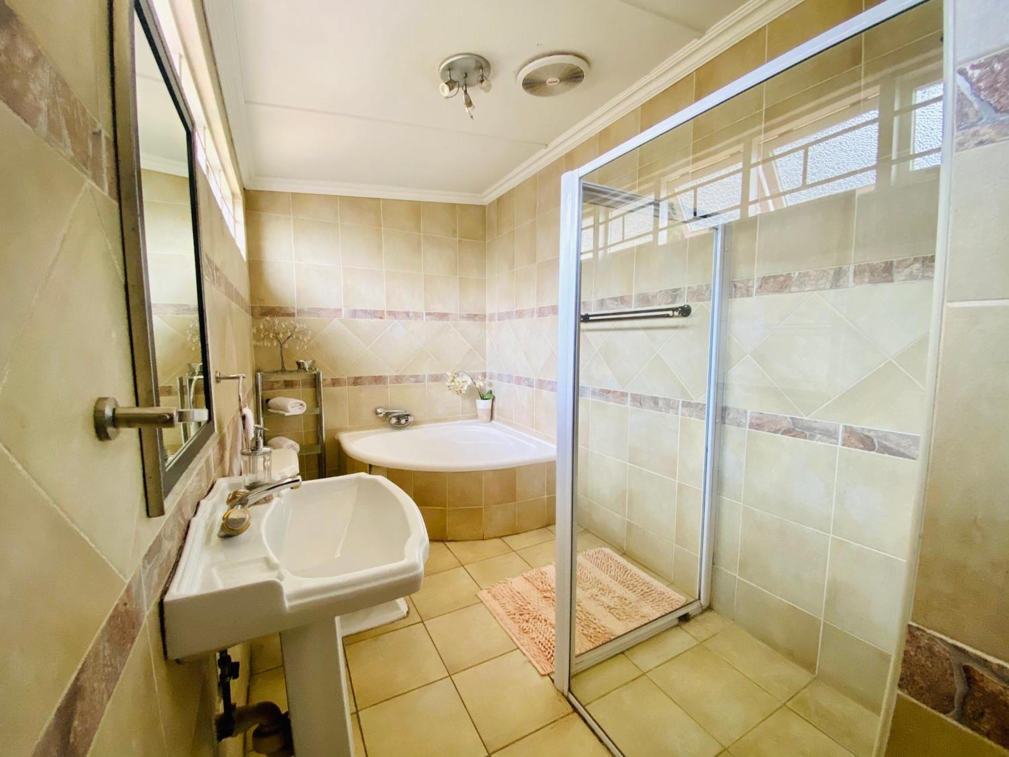 Madlula'S Guesthouse Pietermaritzburg Extérieur photo